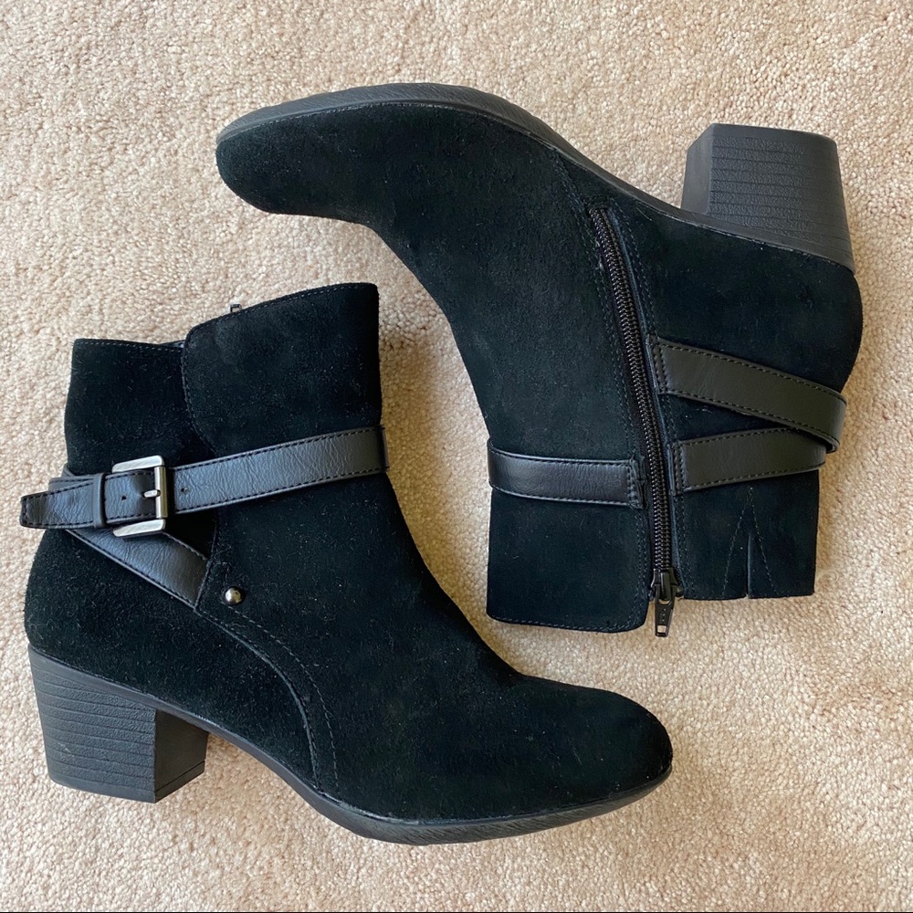 White Mountain Suede Black Ankle Bootie